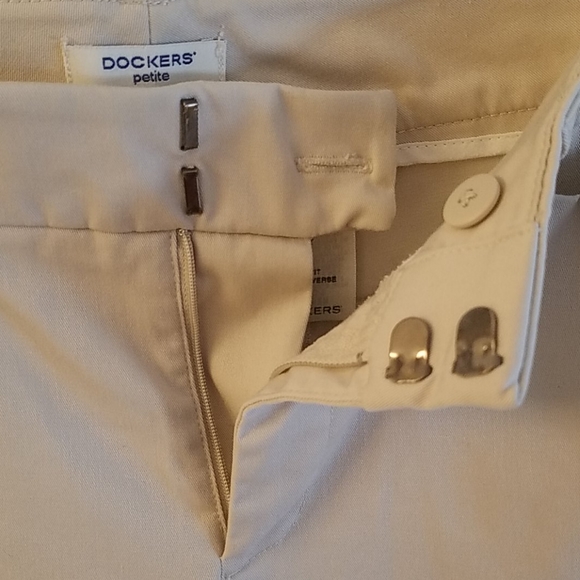 Dockers women's pants. - Picture 4 of 4